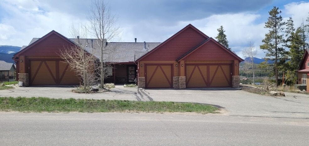 1 car garage for parking - 1110 Rendezvous Rd