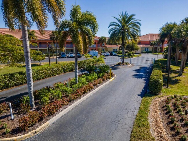 Building Photo - 15989 Mandolin Bay Dr