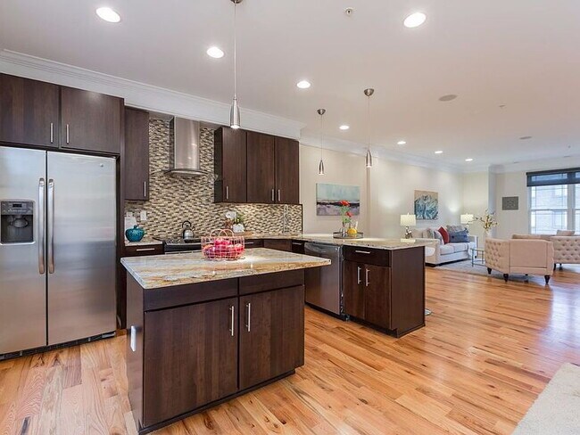 Building Photo - "Spacious Urban Living: Luxurious 4-Bed, 4-Bath Duplex in the Heart of Washington, DC!"