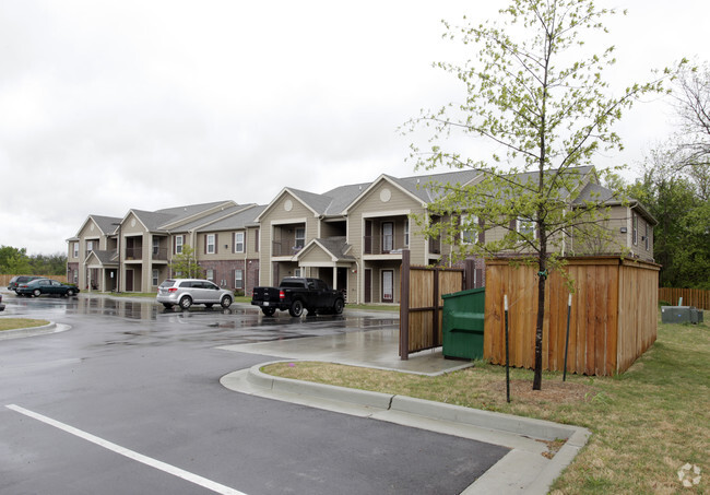 Anterior View - Rolling Meadows Apartments