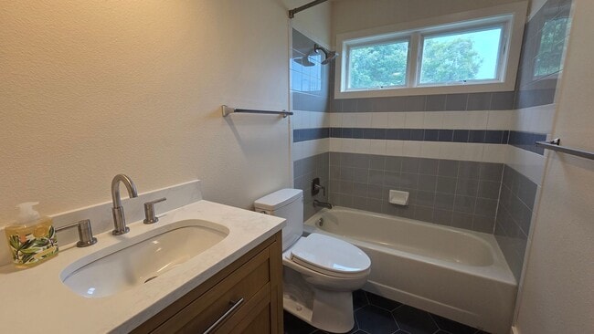 Building Photo - 5977 Scotswood Ct