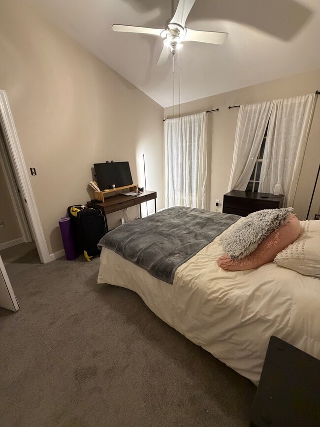 Building Photo - 5557 Rivendell Pl