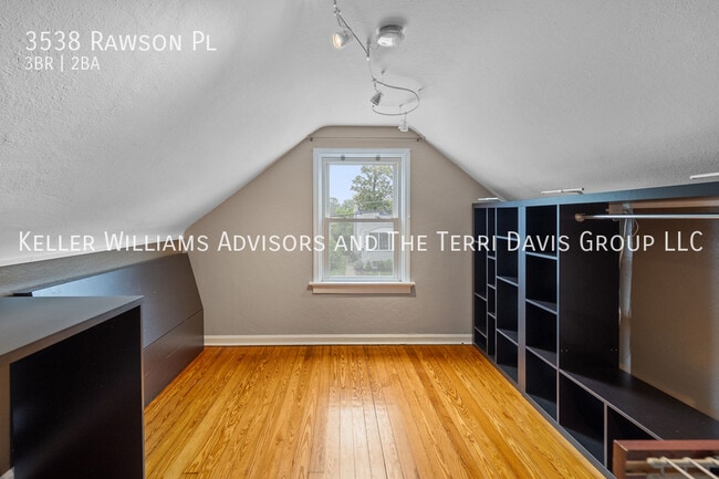 Building Photo - 3538 Rawson Pl