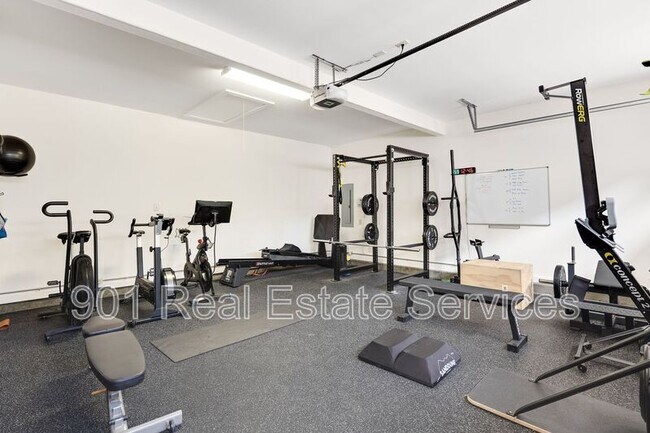 Building Photo - 299 Wilkinson Pl