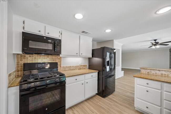 Building Photo - 12427 Brandywyne Dr