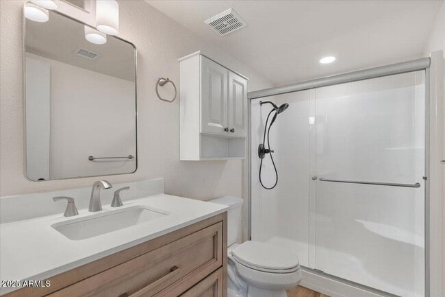 Building Photo - 7803 E Vernon Ave