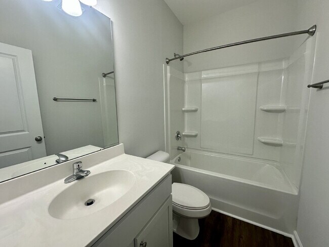 Building Photo - Three Bedroom Home with Large Loft in Heartstone Lakes!