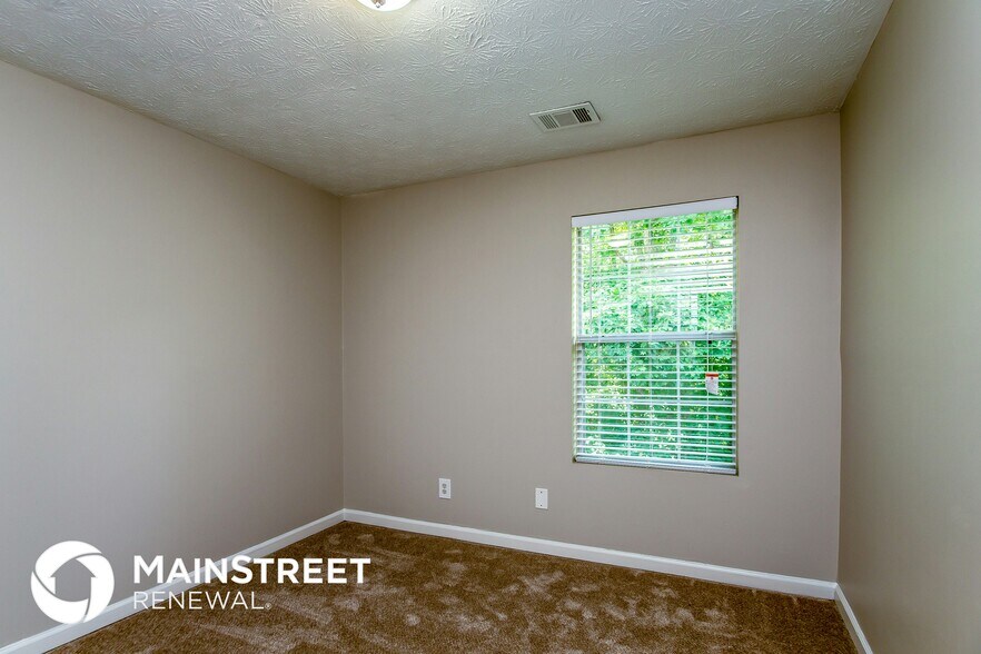 Building Photo - 1305 Sandybrook Ct