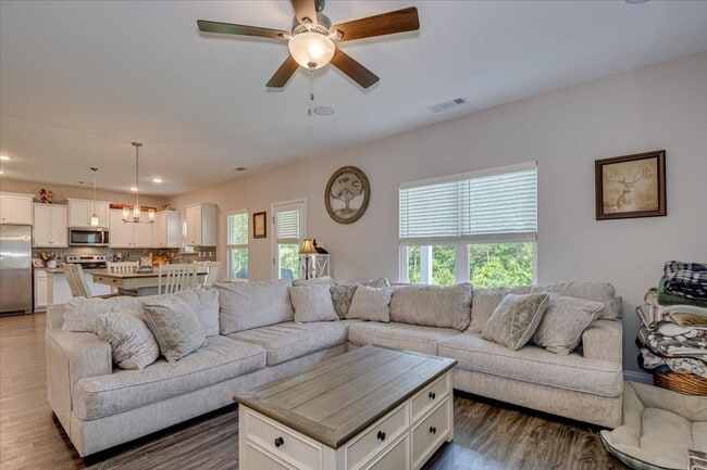 Building Photo - 108 Adelle Ct