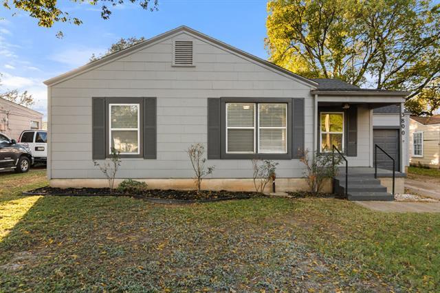 Building Photo - 3800 Desert Ridge Dr