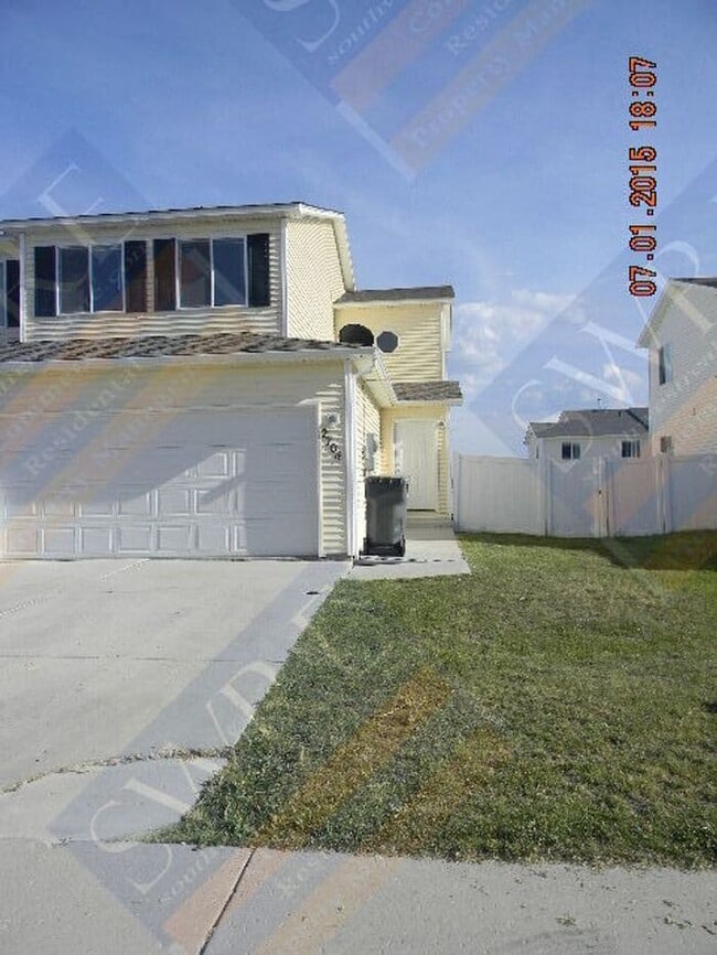 Primary Photo - 3 Bedroom 2.5 Bath Townhouse