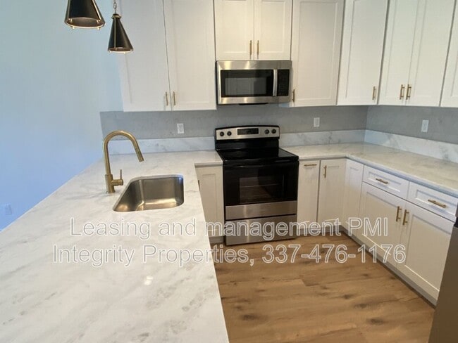 Building Photo - 8550 Cat Rd