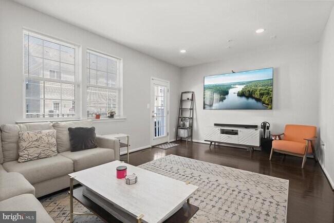 Building Photo - 9364 Paragon Way