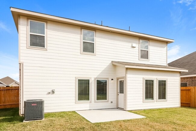 Building Photo - 457 Sunny Highlands Dr