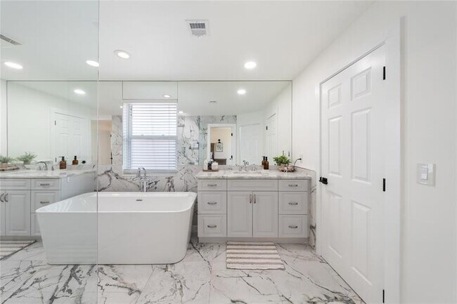 Building Photo - 15799 Menton Bay Ct