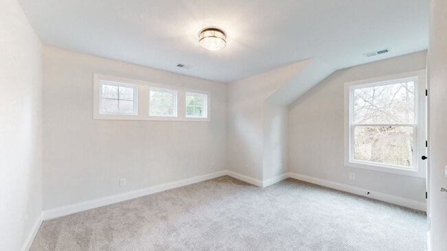 Building Photo - 232 Twin Cove Dr