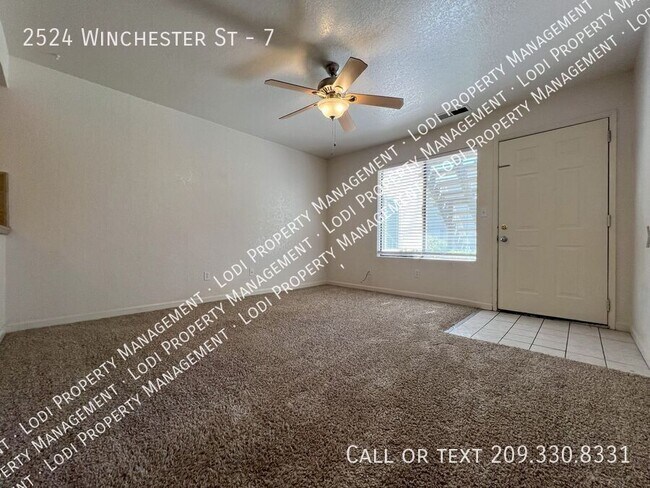 Building Photo - 2524 Winchester Dr