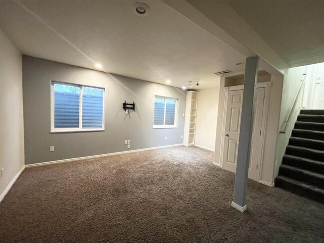 Building Photo - 377 Sego Lily Dr