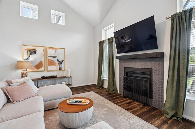 Building Photo - 112 Allora Pl
