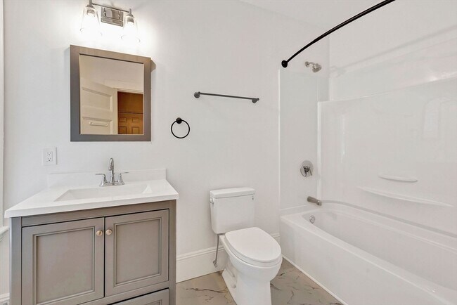 Building Photo - 864 Huntington Ave