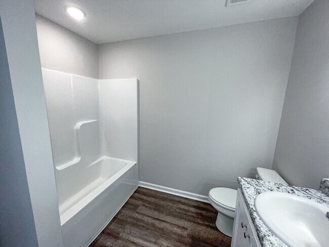 Building Photo - 354 S Bridgeport Dr