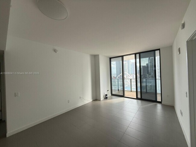 Building Photo - 1600 NE 1st Ave