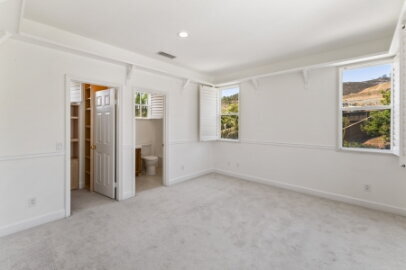 Building Photo - Luxurious, 5450 SqFt,  5 Ensuite Bedrooms ...