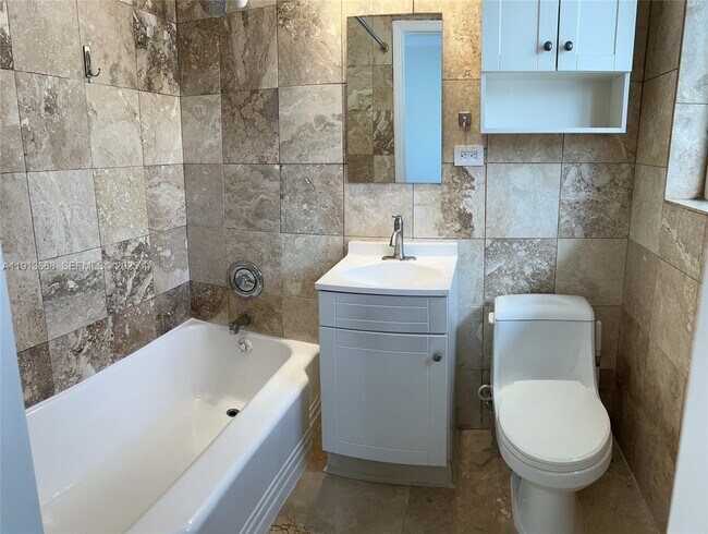 Building Photo - 1990 Bay Dr