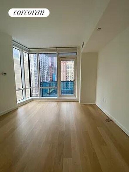 Building Photo - 306 W 48th St