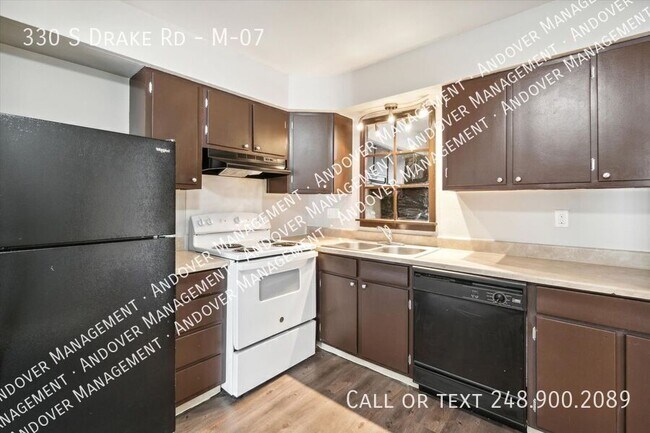 Building Photo - 330 S Drake Rd