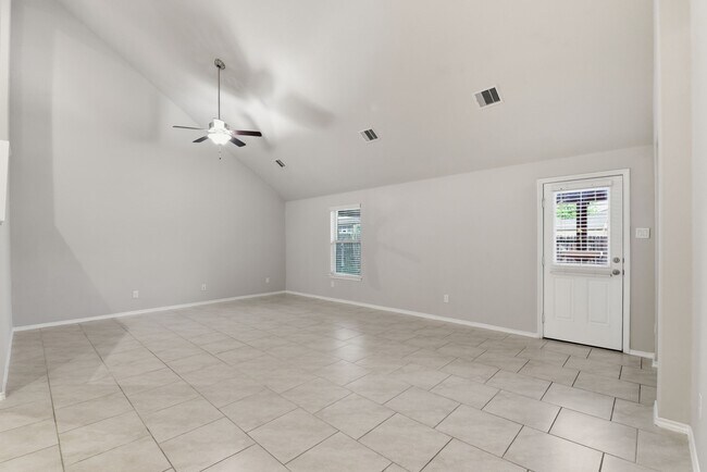 Building Photo - 22014 Pheasant Bend Ln