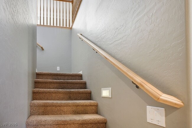 Building Photo - 2589 Chateau Clermont St