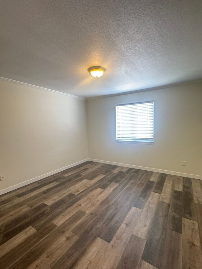 Building Photo - 7428 Jockey Ave