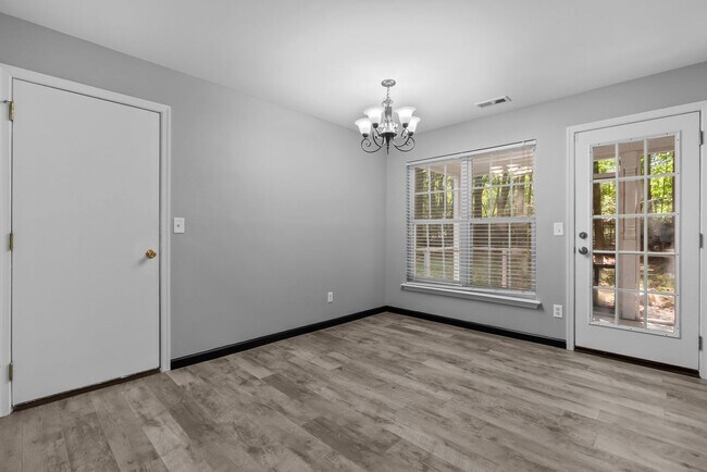 Building Photo - Western Branch 4 bed Ready Now!!