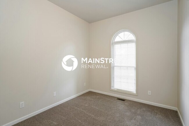 Building Photo - 3 Bedroom Pet-Friendly Home in GOODLETTSVILLE, TN with Main Street Renewal
