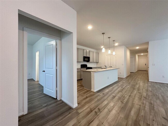Building Photo - 230 Olympic Dr