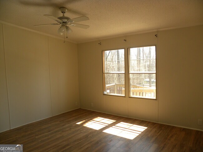 Building Photo - 297 Bell Acres Rd