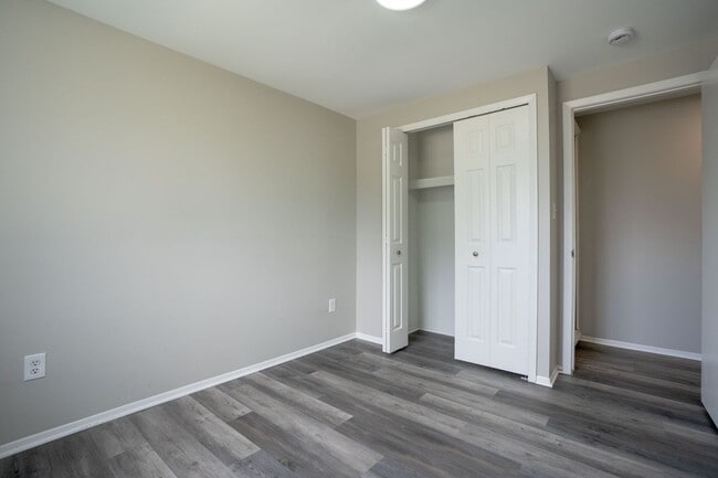 Building Photo - Must see FOUR bedroom Trilevel home