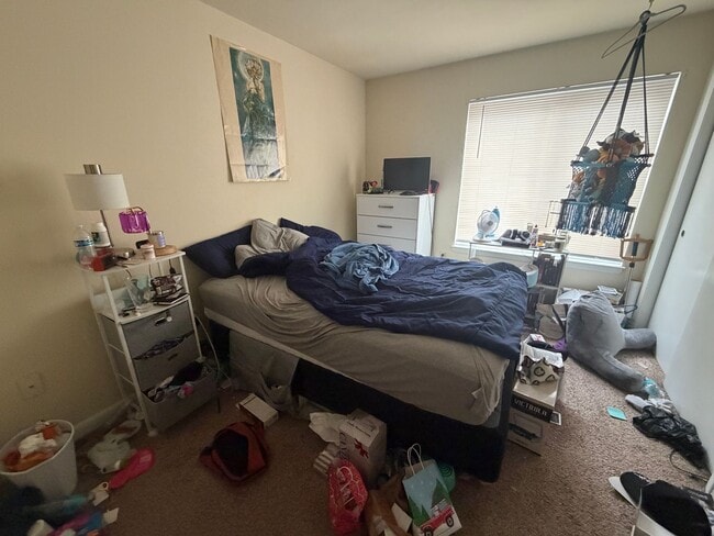 Building Photo - Spacious & Convenient Townhome Near Virginia Tech