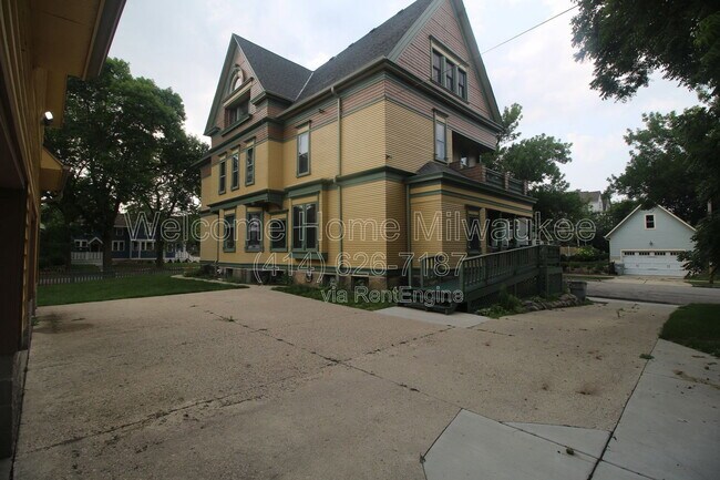 Building Photo - 2052 N 1st St
