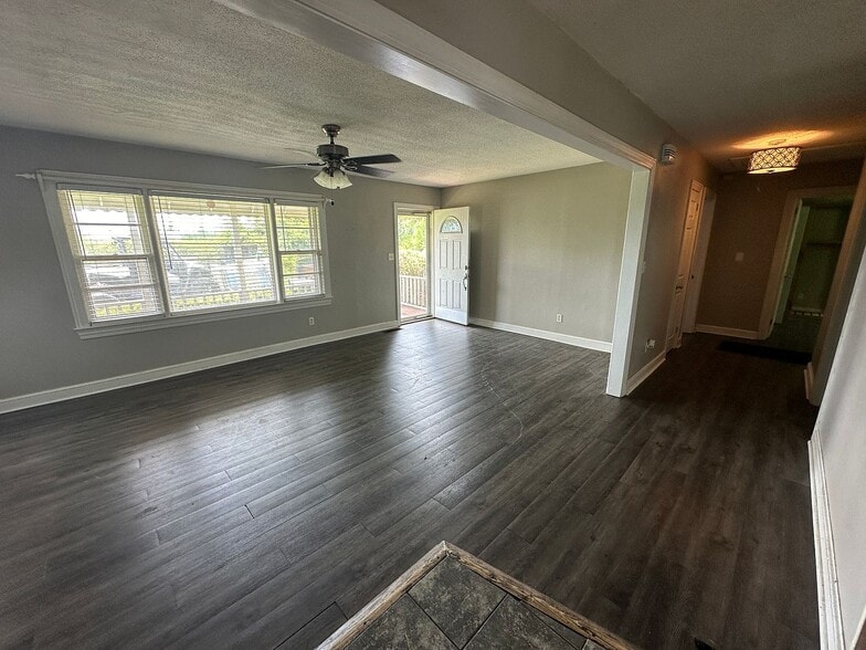 Building Photo - 4850 Saints Delight Rd