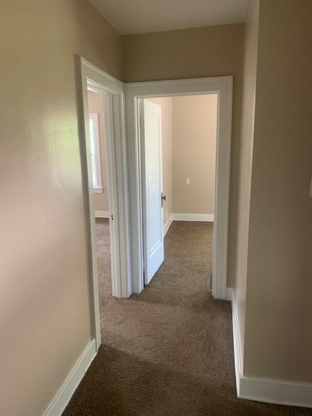 Building Photo - 1210 N Johnson St