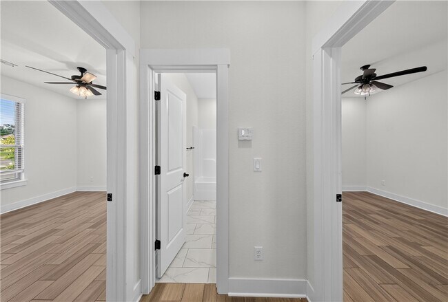Building Photo - 2040 Myrrh Pl