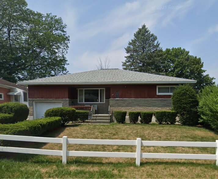 Building Photo - 44 Fullerton St