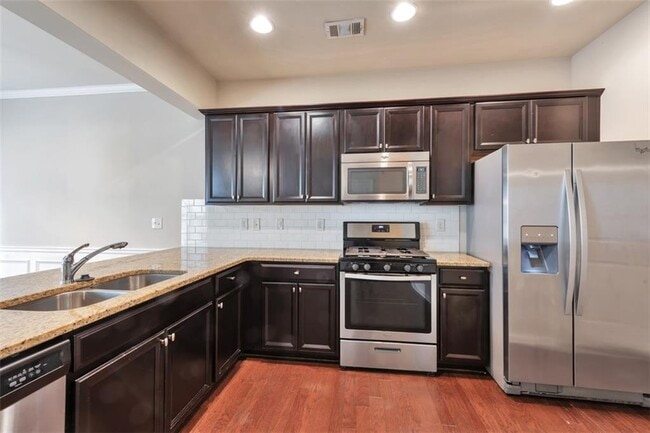 Building Photo - 2755 Maple Park Pl