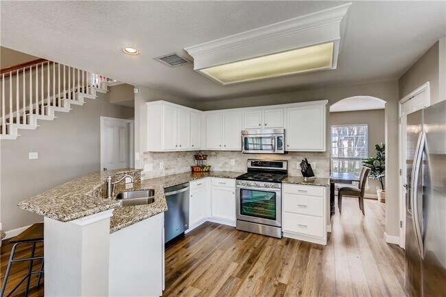 Building Photo - 919 Cashew Ln
