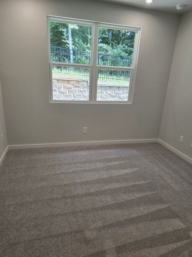 Building Photo - Beautiful New Constuction 3BR/2.5BA Townhouse