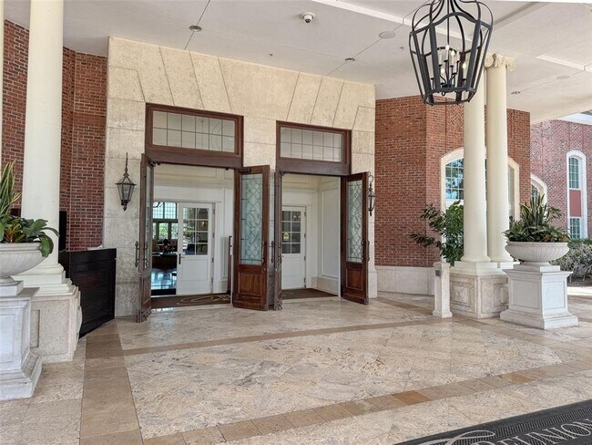 Building Photo - 1100 Sunset View Cir