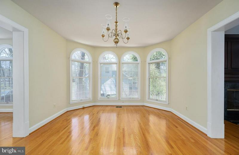 Building Photo - 2725 Oldewood Dr