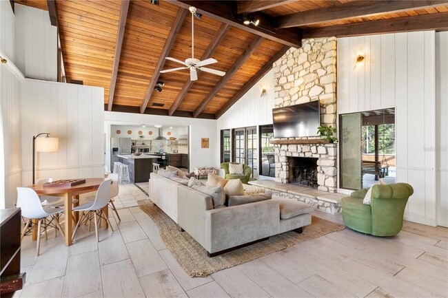 Building Photo - 804 Pennsylvania Way